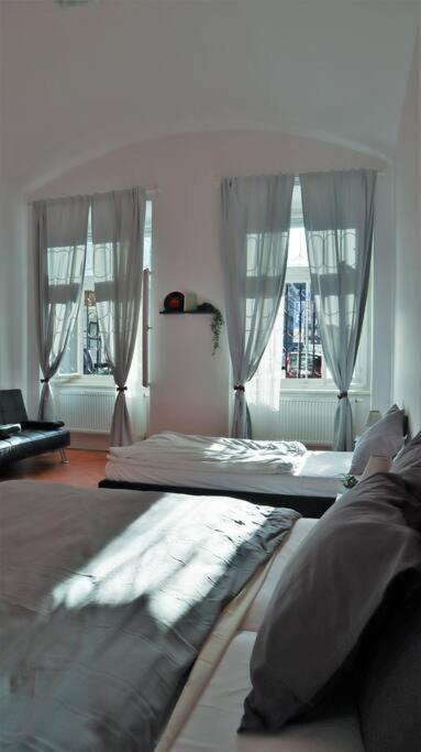 Modern Apartment In The Center Of Praga Exterior foto