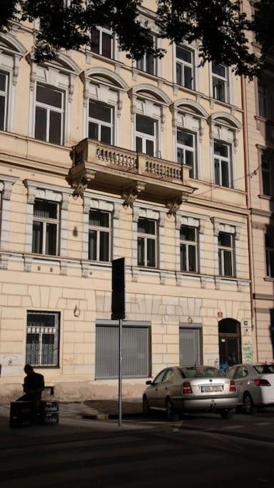 Modern Apartment In The Center Of Praga Exterior foto