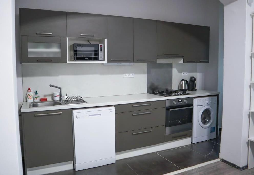 Modern Apartment In The Center Of Praga Exterior foto